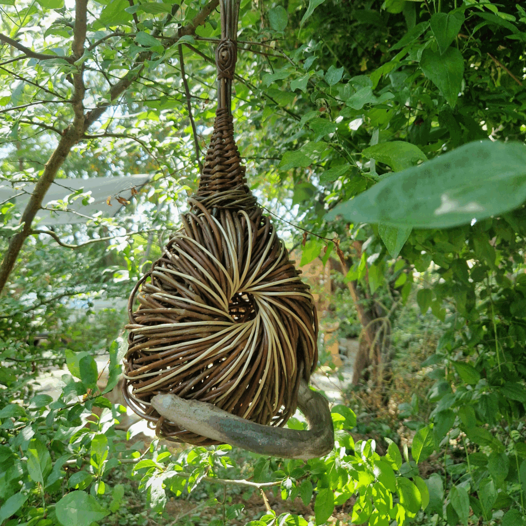 Nichoir en vannerie pour oiseau cavernicole (mésange, troglodyte mignon, etc.)