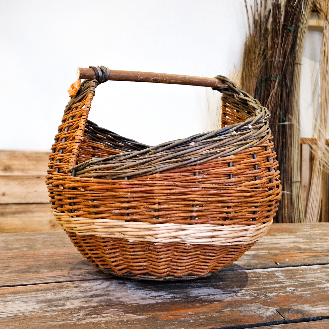 Grand panier asymétrique à réaliser en stage à l'atelier Vannerie Libre à Tours